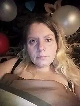 Snapshot of Lana-murr chatting on February 15, 4:58 pm Lana-murr online show from February 15, 4:58 pm