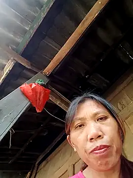 Snapshot of bella-la chatting on October 30, 6:15 am bella-la online show from October 30, 6:15 am