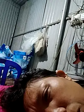 Snapshot of bella-la chatting on November 1, 7:27 pm bella-la online show from November 1, 7:27 pm