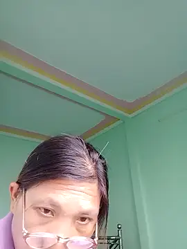 Snapshot of bella-la chatting on November 2, 7:33 am bella-la online show from November 2, 7:33 am