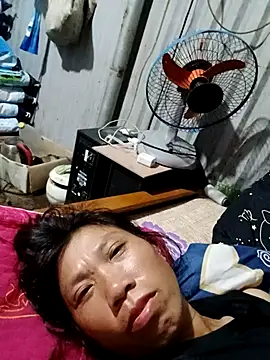 Snapshot of bella-la chatting on November 9, 11:03 pm bella-la online show from November 9, 11:03 pm