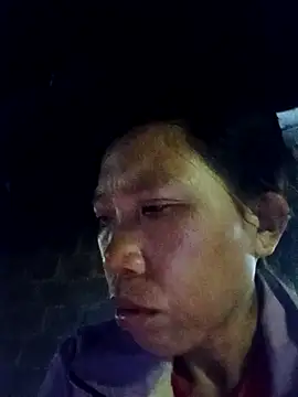 Snapshot of bella-la chatting on November 12, 1:39 am bella-la online show from November 12, 1:39 am