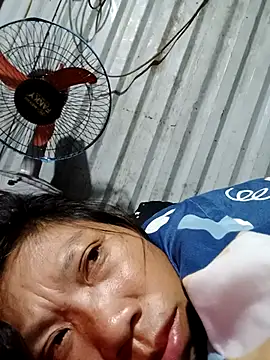 Snapshot of bella-la chatting on November 26, 8:32 pm bella-la online show from November 26, 8:32 pm