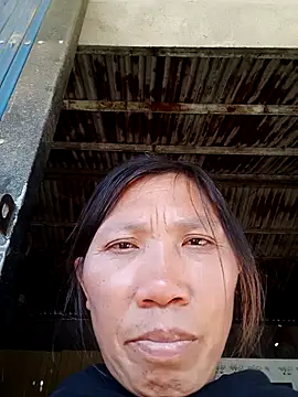 Snapshot of bella-la chatting on December 1, 5:34 am bella-la online show from December 1, 5:34 am