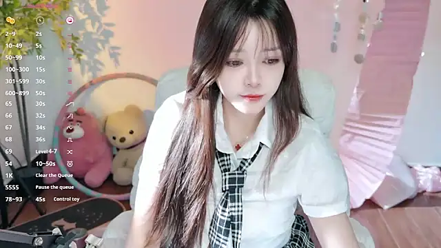 Snapshot of Yiluo95 chatting on June 9, 4:40 pm Yiluo95 online show from June 9, 4:40 pm