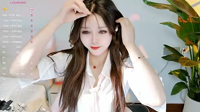 Snapshot of Yiluo95 chatting on June 24, 4:28 pm Yiluo95 online show from June 24, 4:28 pm