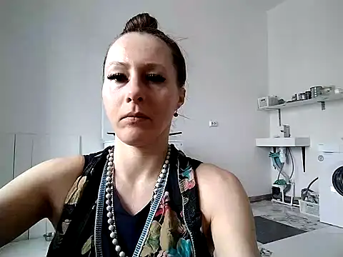 Snapshot of Anneta280671 chatting on February 21, 9:32 am Anneta280671 online show from February 21, 9:32 am