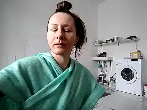 Snapshot of Anneta280671 chatting on February 25, 9:30 am Anneta280671 online show from February 25, 9:30 am