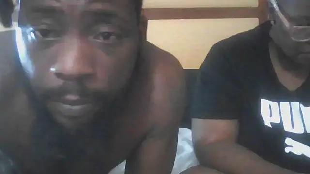 Snapshot of SugahsCub chatting on October 27, 3:05 pm SugahsCub online show from October 27, 3:05 pm