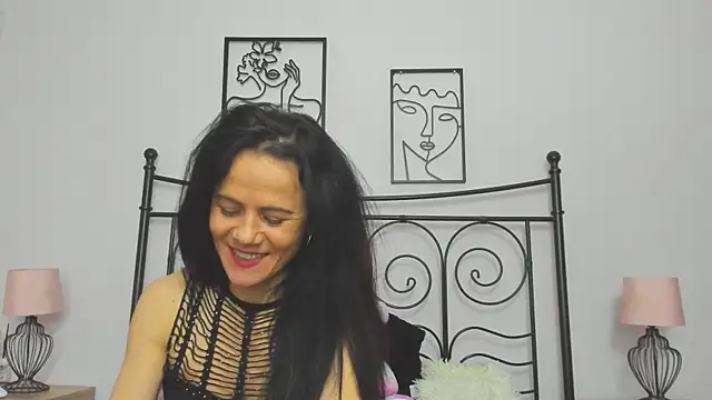 Snapshot of brianaflynt chatting on November 3, 9:05 pm brianaflynt online show from November 3, 9:05 pm