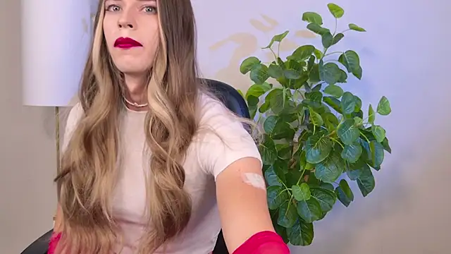 Snapshot of Branda_Kelly chatting on November 3, 1:12 pm Branda Kelly online show from November 3, 1:12 pm