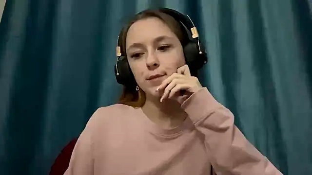 Snapshot of HOTBellakle chatting on November 15, 3:08 pm HOTBellakle online show from November 15, 3:08 pm