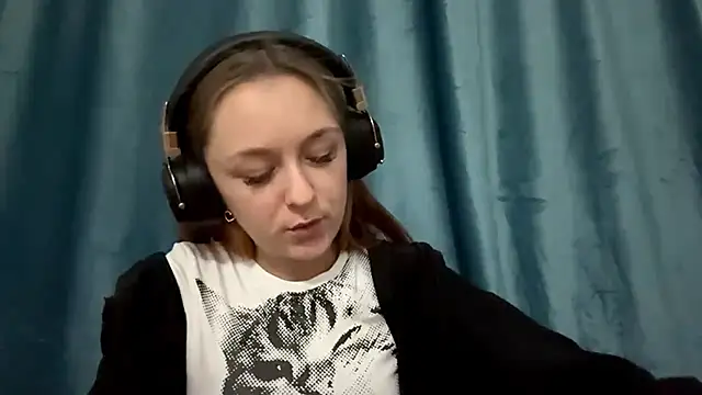 Snapshot of HOTBellakle chatting on November 17, 4:35 pm HOTBellakle online show from November 17, 4:35 pm