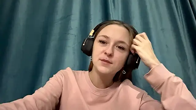 Snapshot of HOTBellakle chatting on November 18, 3:05 pm HOTBellakle online show from November 18, 3:05 pm