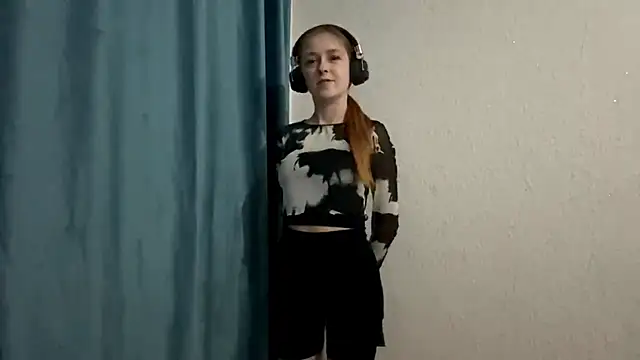 Snapshot of HOTBellakle chatting on November 26, 3:35 pm HOTBellakle online show from November 26, 3:35 pm