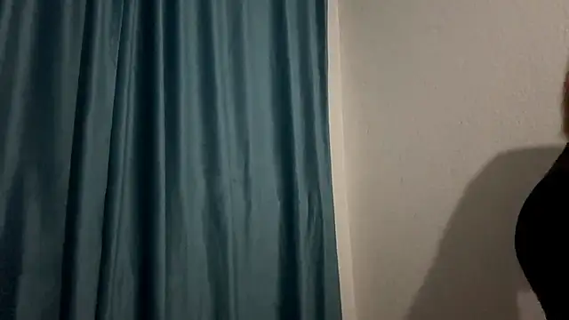 Snapshot of HOTBellakle chatting on November 30, 3:27 pm HOTBellakle online show from November 30, 3:27 pm