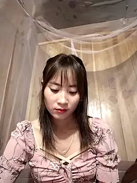Snapshot of Em_xinh01 chatting on November 4, 2:27 pm Em xinh01 online show from November 4, 2:27 pm