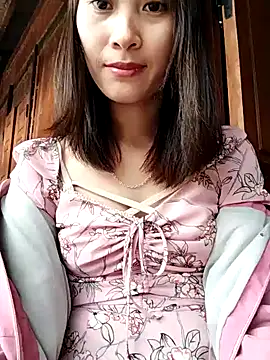 Snapshot of Em_xinh01 chatting on November 5, 6:35 am Em xinh01 online show from November 5, 6:35 am