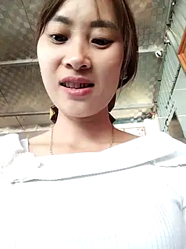 Snapshot of Em_xinh01 chatting on November 27, 6:15 am Em xinh01 online show from November 27, 6:15 am