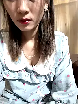 Snapshot of Em_xinh01 chatting on November 29, 8:50 am Em xinh01 online show from November 29, 8:50 am