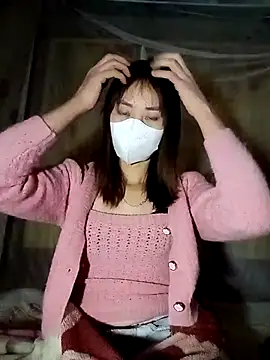 Snapshot of Em_xinh01 chatting on December 1, 1:21 am Em xinh01 online show from December 1, 1:21 am