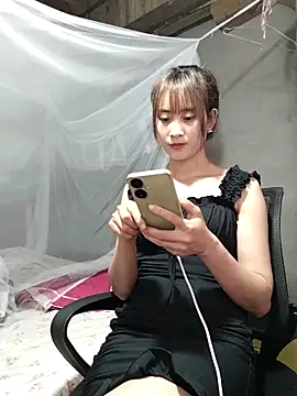 Snapshot of Em_xinh01 chatting on April 19, 1:10 pm Em xinh01 online show from April 19, 1:10 pm