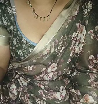 shreyareddy99 online show from November 21, 5:33 pm