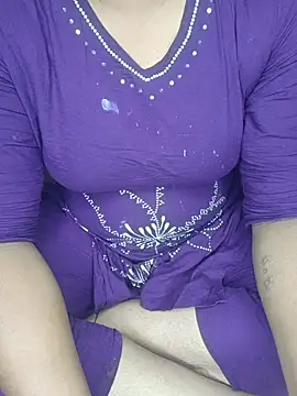 shreyareddy99 online show from December 20, 9:27 am