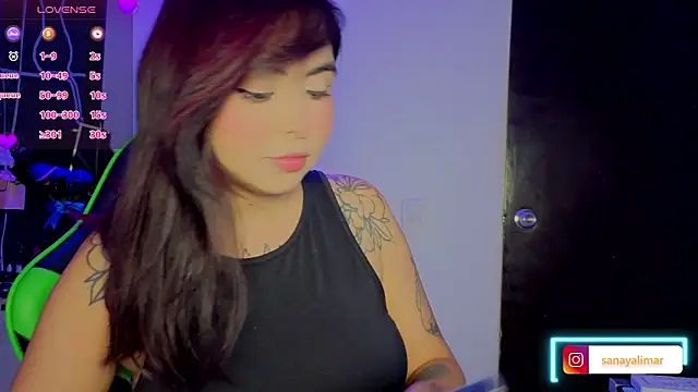 Snapshot of Hinatta-Tatto1 chatting on November 4, 1:43 pm Hinatta-Tatto1 online show from November 4, 1:43 pm