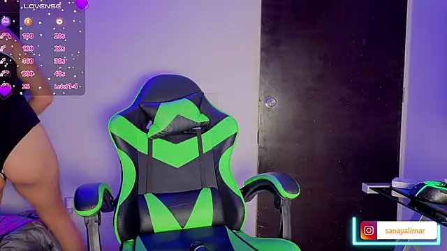 Snapshot of Hinatta-Tatto1 chatting on December 3, 3:21 pm Hinatta-Tatto1 online show from December 3, 3:21 pm