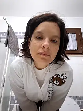 Snapshot of Piediniecollant chatting on November 11, 5:40 am Piediniecollant online show from November 11, 5:40 am