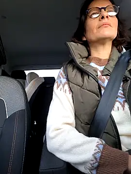 Piediniecollant online show from December 21, 8:21 am