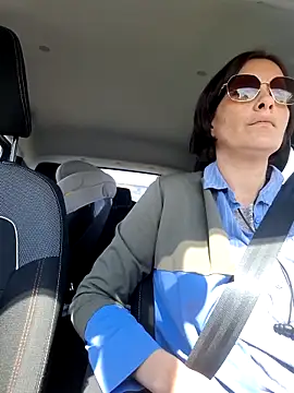 Piediniecollant online show from April 10, 11:48 am