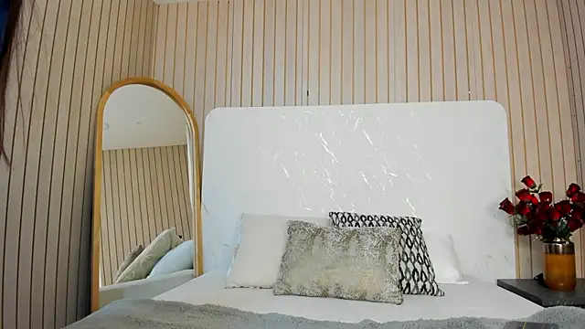 Snapshot of AmberrMoore_ chatting on December 18, 1:28 pm AmberrMoore online show from December 18, 1:28 pm