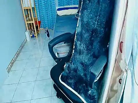 Fiona1010 online show from January 14, 2:01 pm