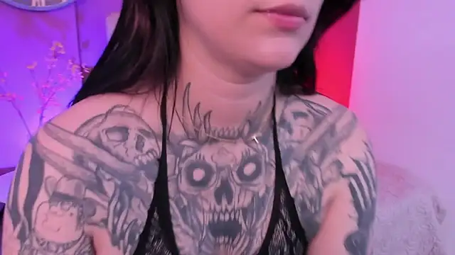 Snapshot of mia_jagger chatting on February 10, 7:18 pm mia jagger online show from February 10, 7:18 pm