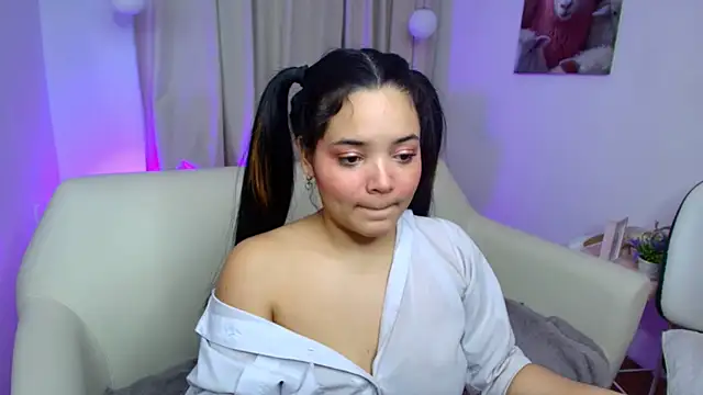 Snapshot of elli_snow1 chatting on November 11, 2:55 am elli snow1 online show from November 11, 2:55 am