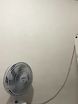 Snapshot of morenahhwy chatting on November 4, 2:10 am morenahhwy online show from November 4, 2:10 am