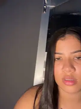 Snapshot of morenahhwy chatting on November 22, 1:48 am morenahhwy online show from November 22, 1:48 am