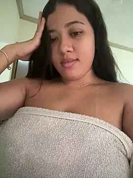 morenahhwy online show from April 12, 3:28 pm