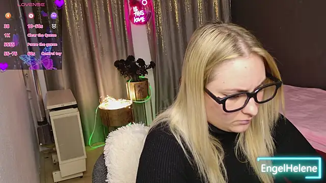 EngelHelene online show from March 13, 1:51 pm