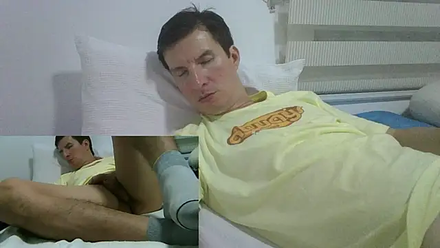 carliesexyman online show from October 29, 4:59 am