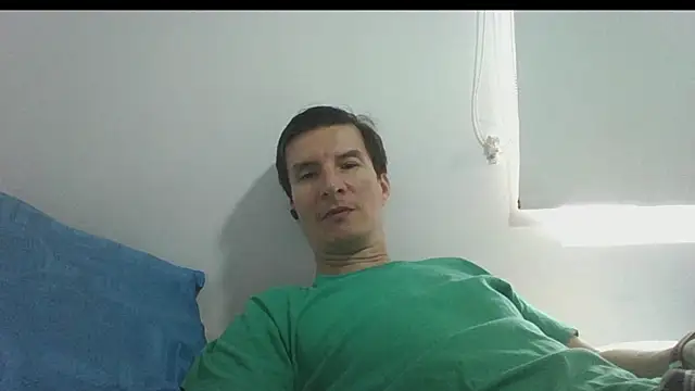 carliesexyman online show from November 15, 1:51 pm