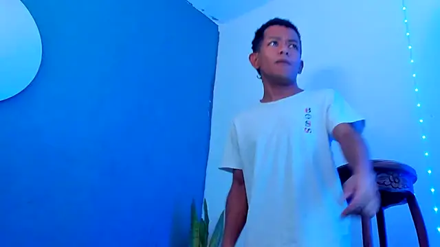 Snapshot of wild_best chatting on November 8, 7:56 pm wild best online show from November 8, 7:56 pm