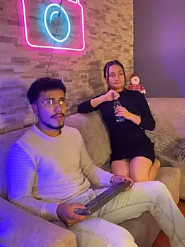 Snapshot of Noa_N_Luxy chatting on December 5, 3:48 am Noa N Luxy online show from December 5, 3:48 am