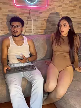 Snapshot of Noa_N_Luxy chatting on December 17, 2:28 am Noa N Luxy online show from December 17, 2:28 am