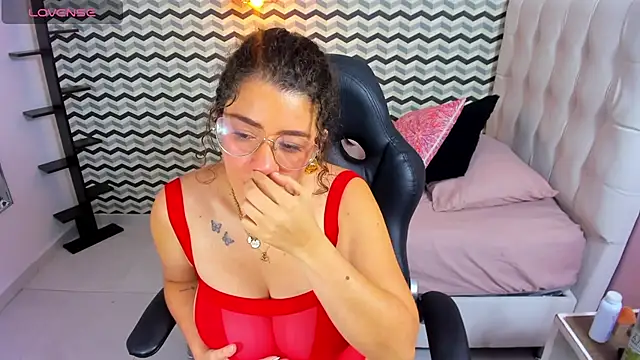 Snapshot of OSNAKELLER chatting on November 13, 12:15 pm OSNAKELLER online show from November 13, 12:15 pm