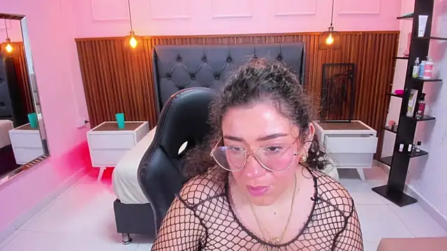 Snapshot of OSNAKELLER chatting on November 16, 2:39 am OSNAKELLER online show from November 16, 2:39 am