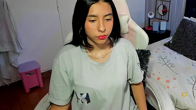 Snapshot of shirley_sweet_ chatting on October 31, 7:48 pm shirley sweet online show from October 31, 7:48 pm