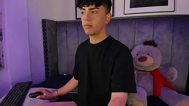 Snapshot of Niick_Twiink chatting on November 4, 7:57 pm Niick Twiink online show from November 4, 7:57 pm